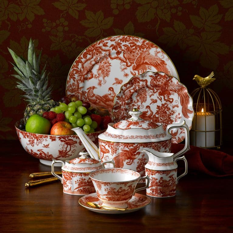 Aves Red Dinner Set