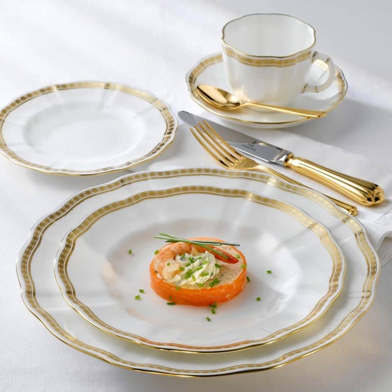 Carlton Gold Dinner Set