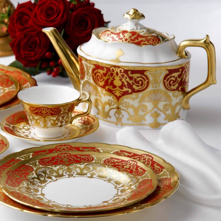 Heritage Red & Cream Dinner Set