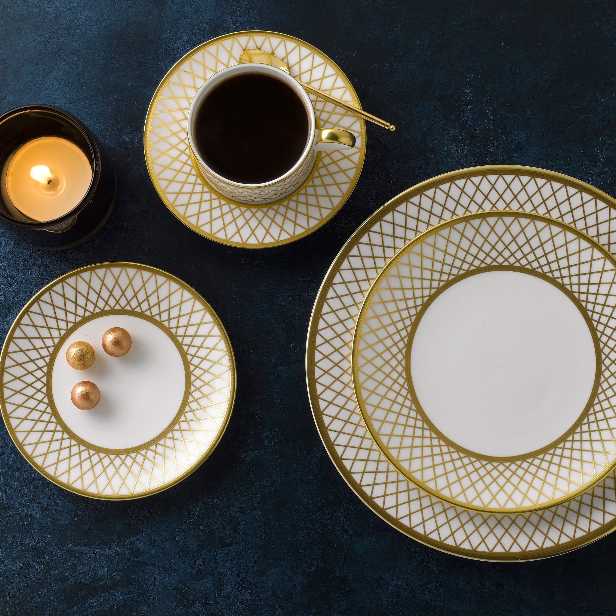 Gold and white deals dinner plates