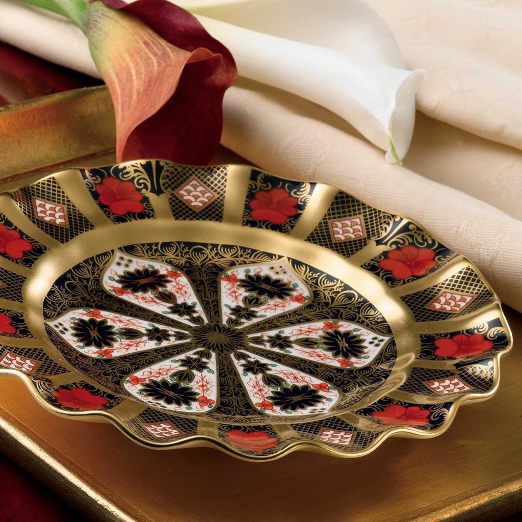 Old Imari Solid Gold Band Dinner Set